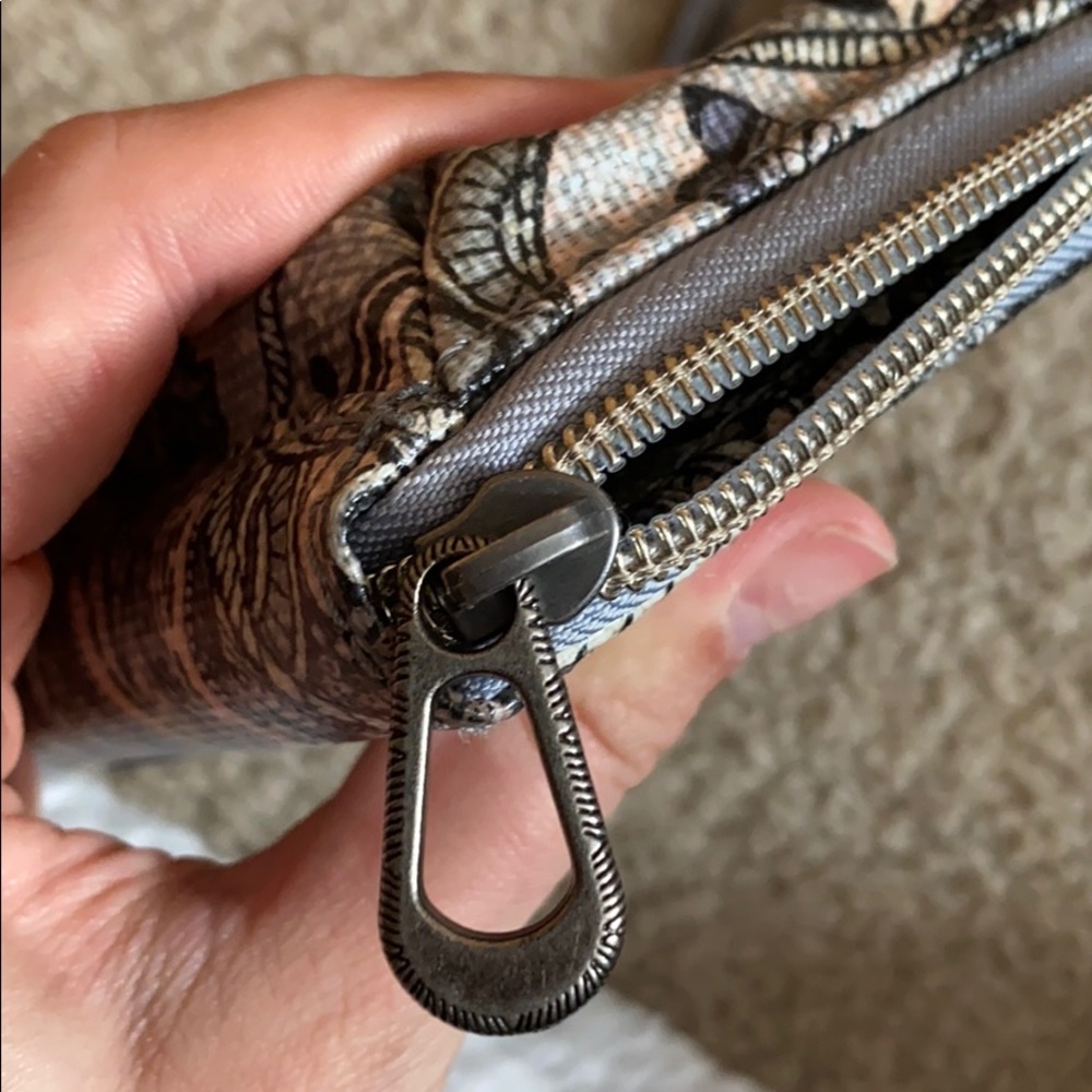 Sakroots Wallet - Picture 5 of 6